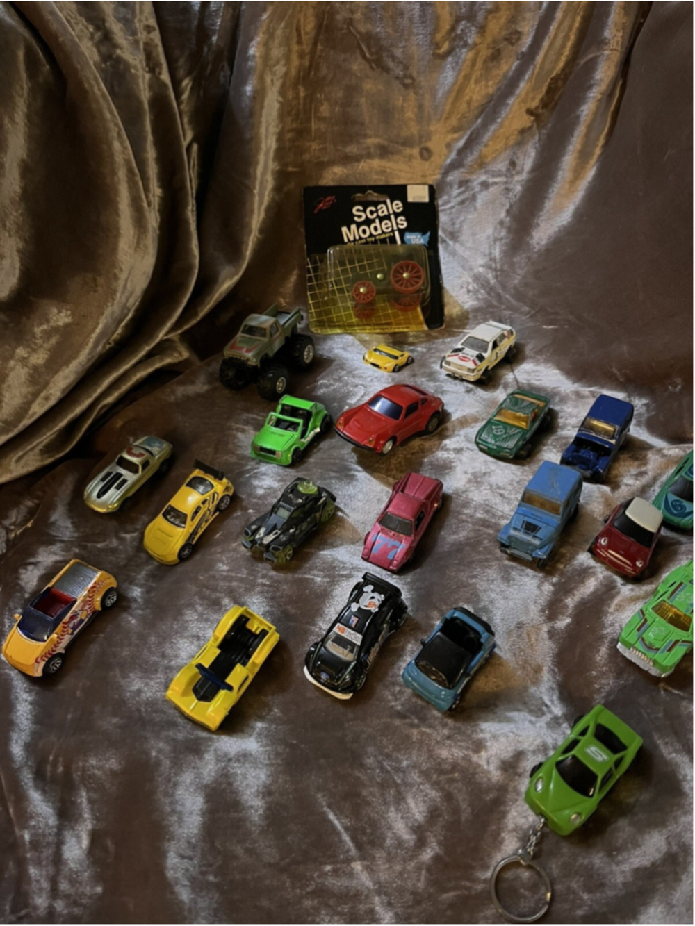 Mixed Lot of Vintage Die Cast Toy Cars Hotwheels Matchbox 70's 80's & older